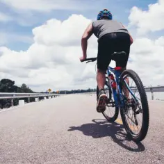 Jaką aplikację na rower wybrać, aby poprawić swoje treningi?